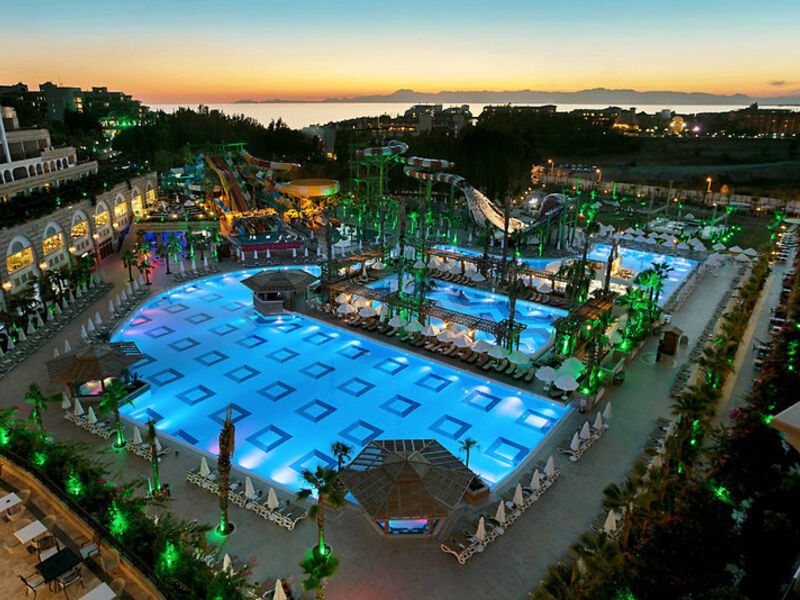 Crystal Sunset Luxury R. & Spa