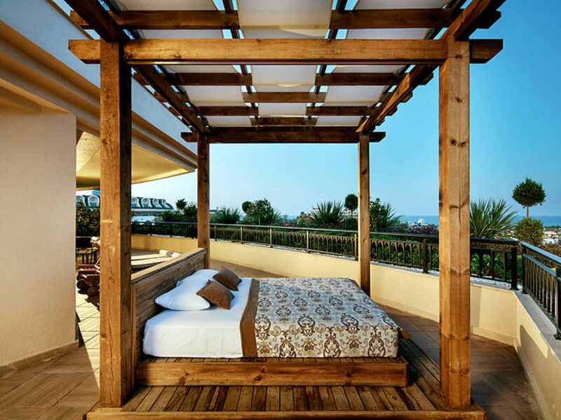 Crystal Sunset Luxury R. & Spa