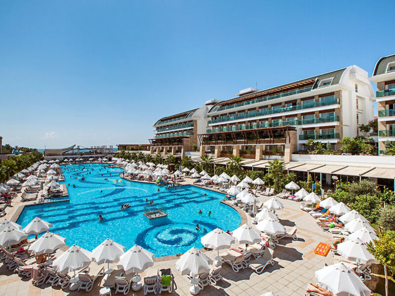 Crystal Waterworld Res. & Spa