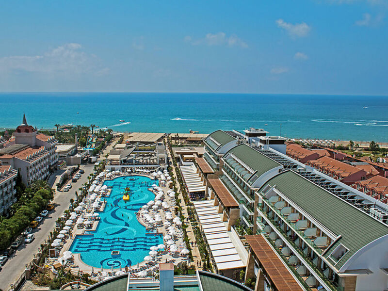 Crystal Waterworld Res. & Spa