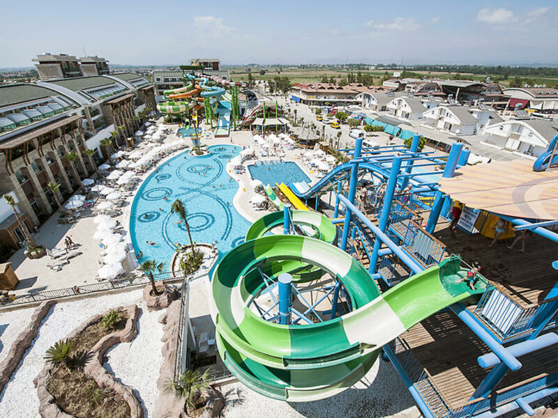 Crystal Waterworld Res. & Spa
