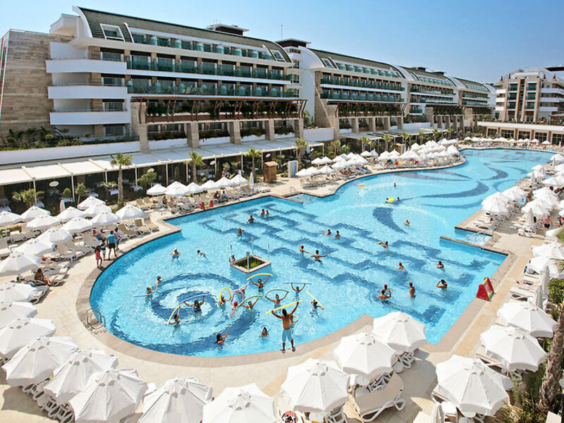 Crystal Waterworld Res. & Spa