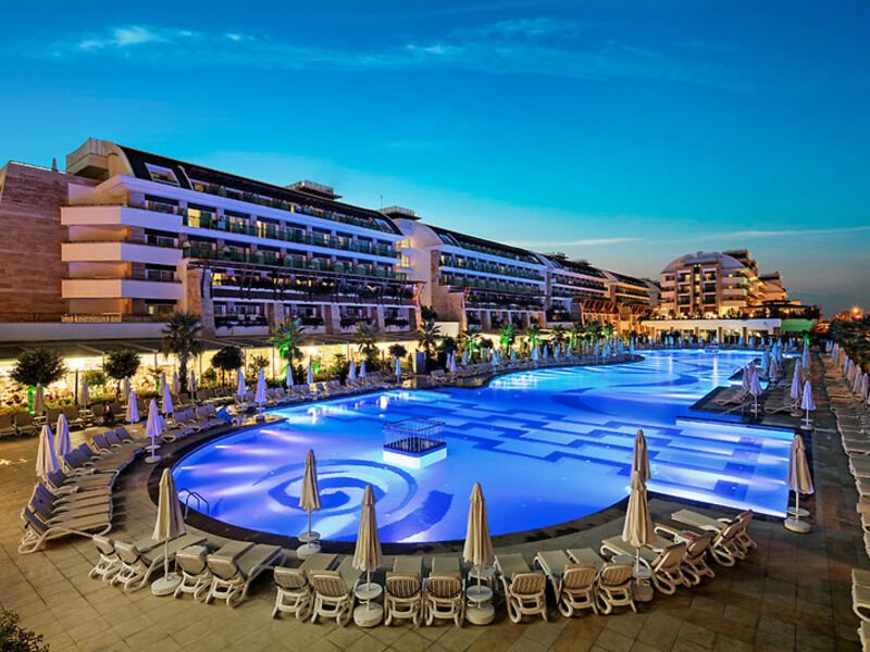 Crystal Waterworld Res. & Spa