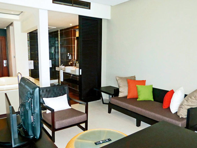 Crystals Beach Resort & S
