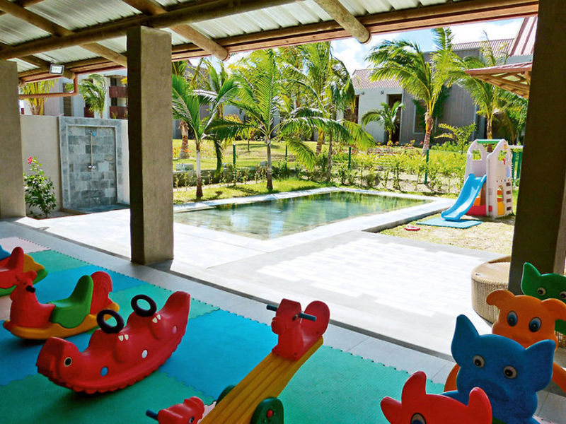 Crystals Beach Resort & S