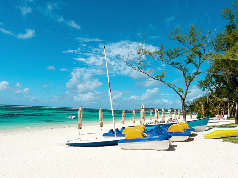 Crystals Beach Resort & S