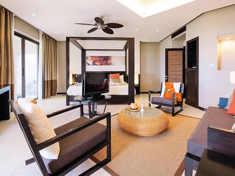 Crystals Beach Resort & S