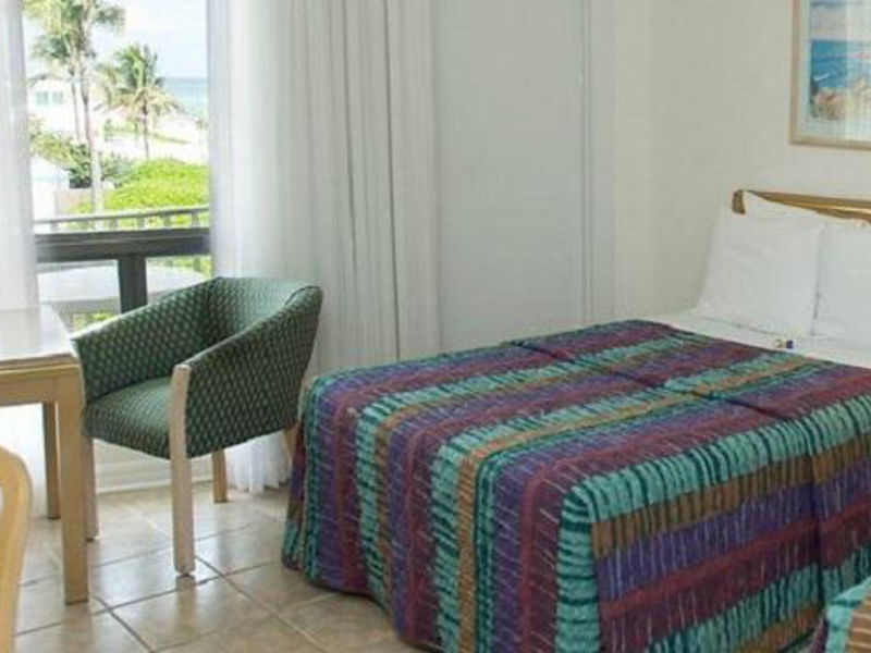 Days Hotel Thunderbird Beach