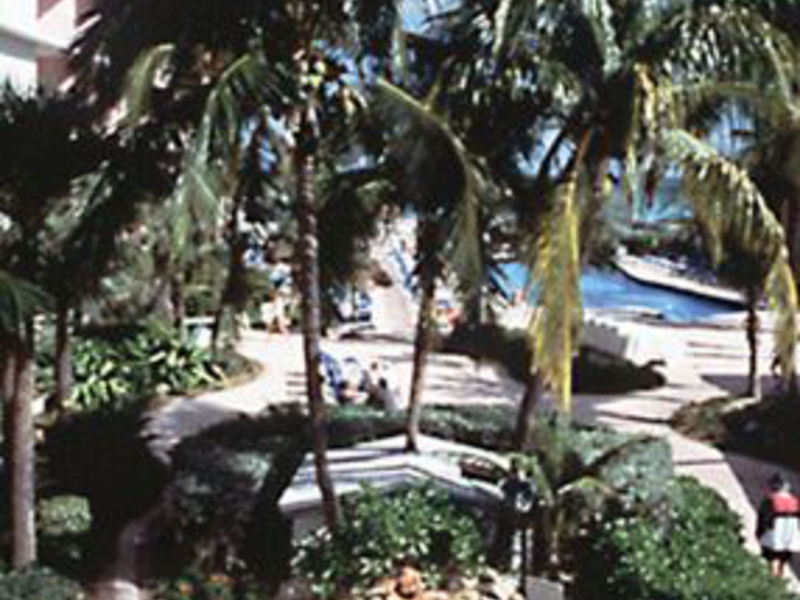 Days Hotel Thunderbird Beach