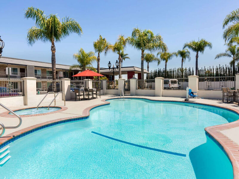 Days Inn By Wyndham Anaheim Disneyland