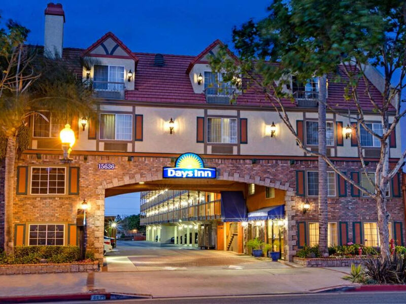 Days Inn By Wyndham Los Angeles Lax Manhattan Beac