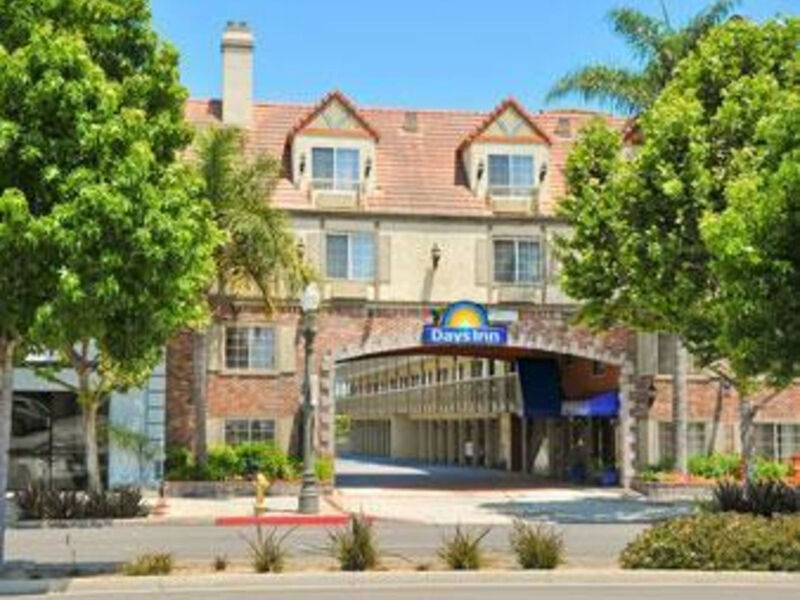 Days Inn By Wyndham Los Angeles Lax Manhattan Beac