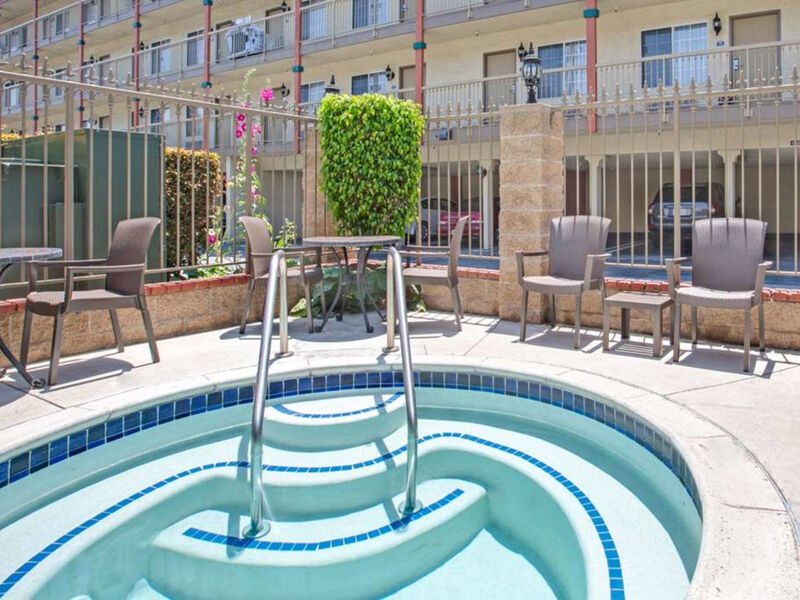 Days Inn By Wyndham Los Angeles Lax Manhattan Beac