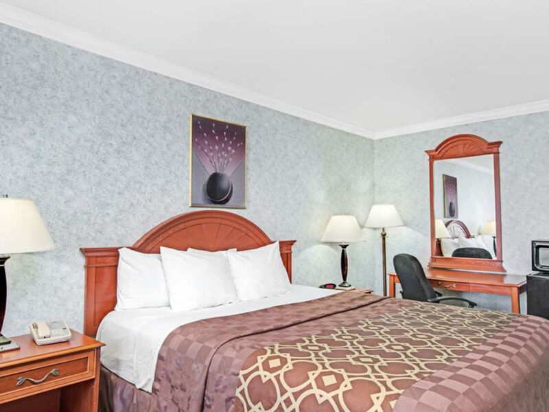 Days Inn By Wyndham Los Angeles Lax Manhattan Beac