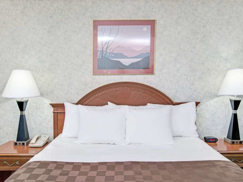 Days Inn By Wyndham Los Angeles Lax Manhattan Beac