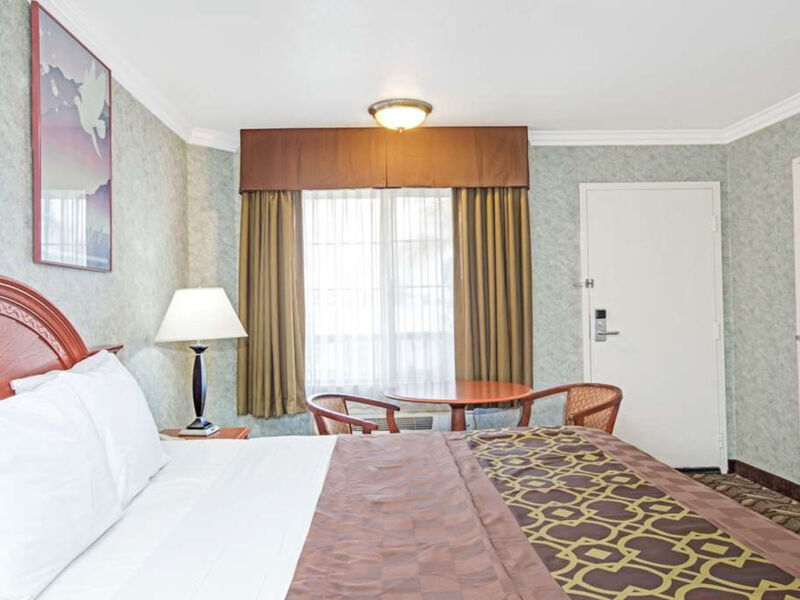 Days Inn By Wyndham Los Angeles Lax Manhattan Beac