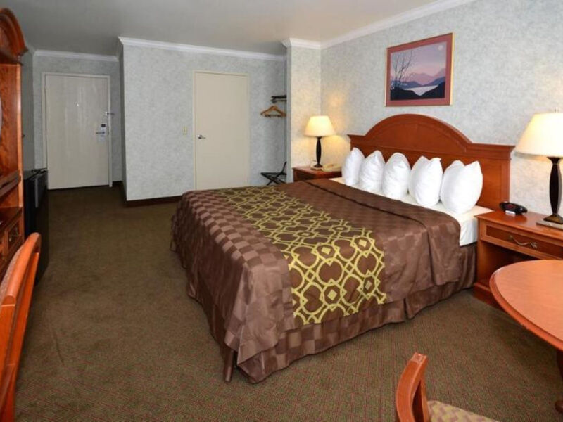 Days Inn By Wyndham Los Angeles Lax Manhattan Beac
