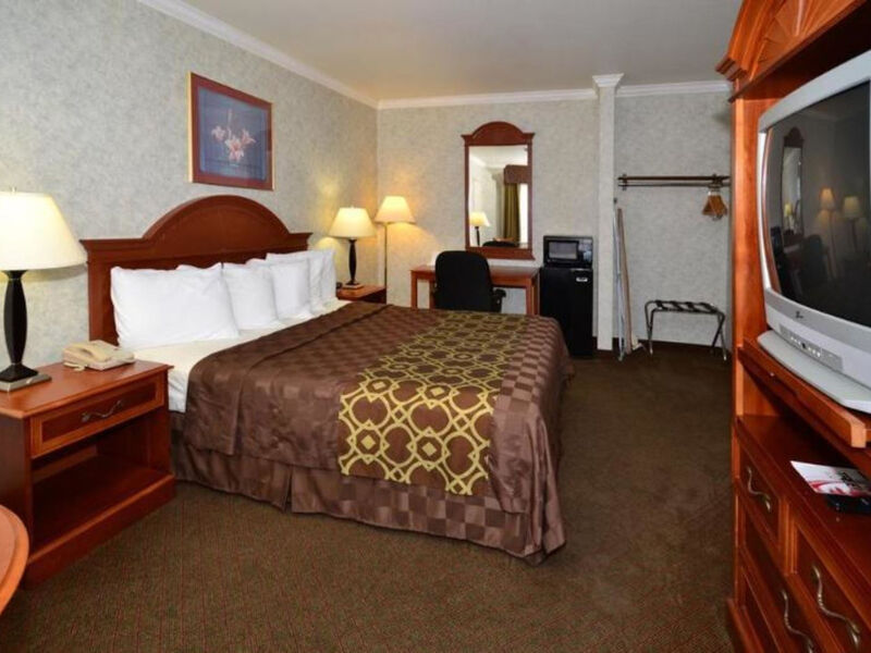 Days Inn By Wyndham Los Angeles Lax Manhattan Beac