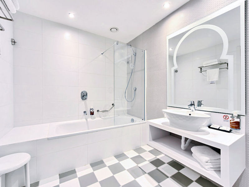 db San Antonio Hotel + Spa