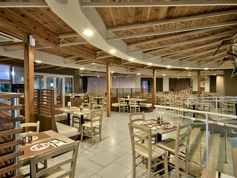 db Seabank Resort + Spa
