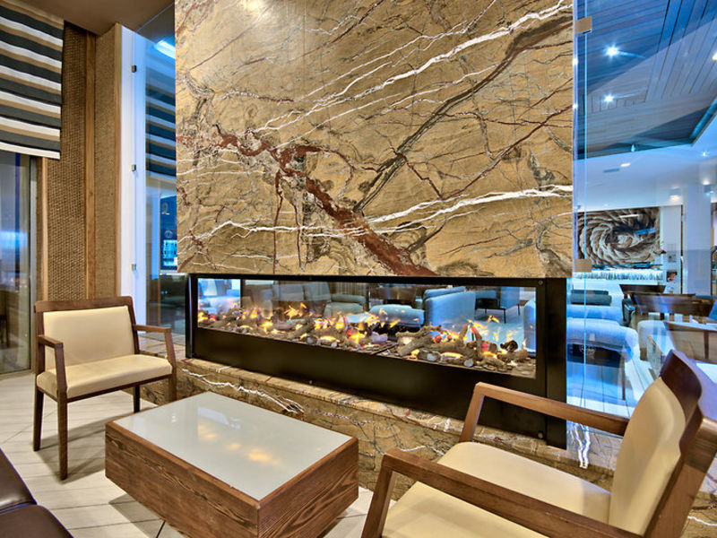 db Seabank Resort + Spa
