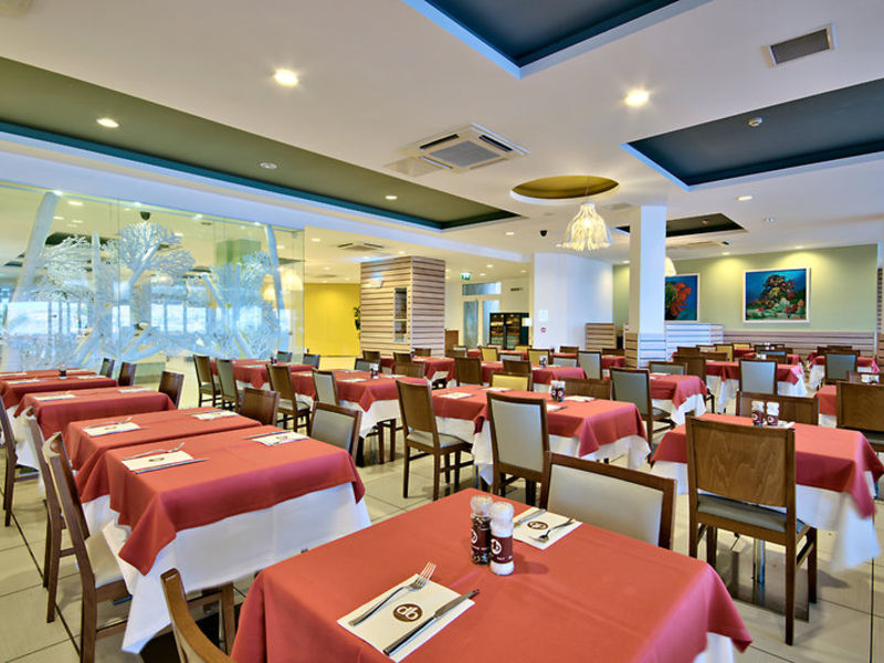 db Seabank Resort + Spa