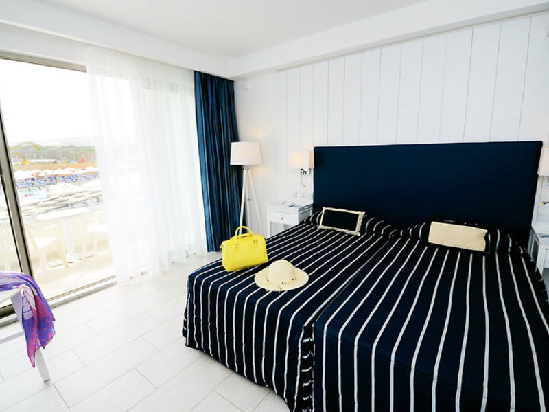 db Seabank Resort + Spa
