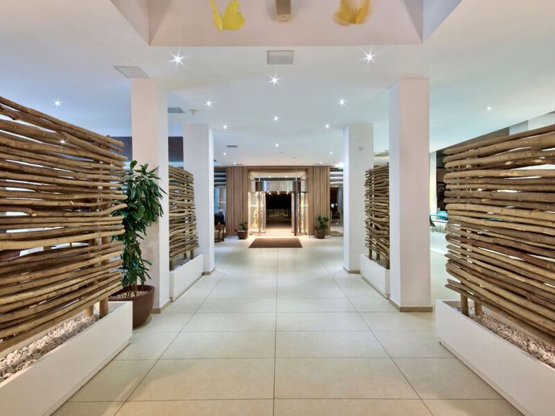 Db Seabank Resort + Spa