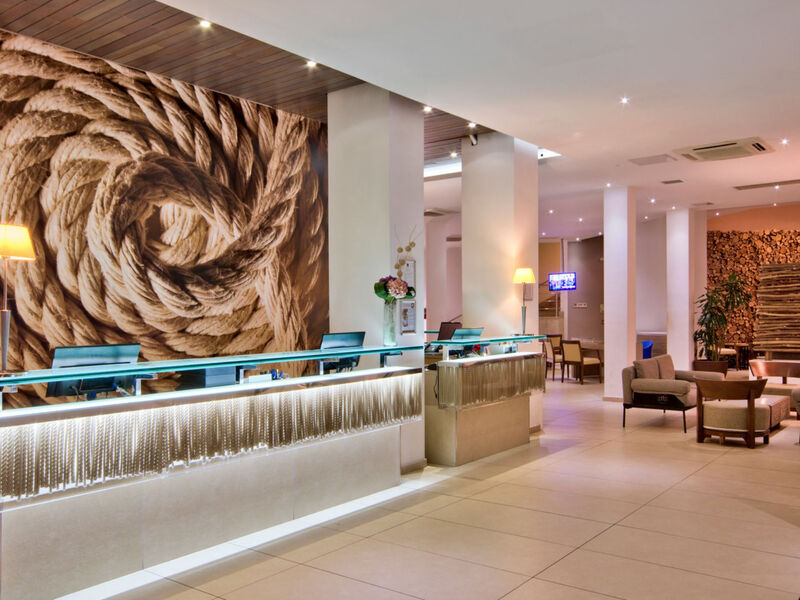 Db Seabank Resort + Spa