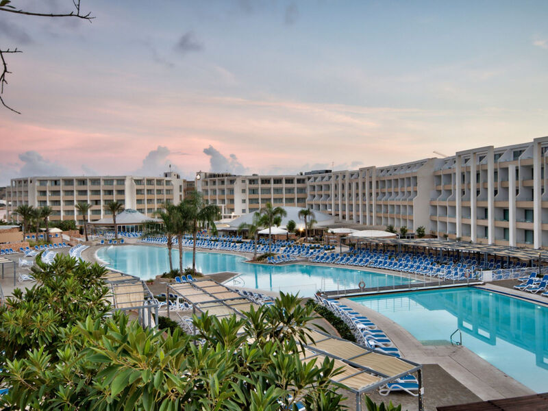 Db Seabank Resort + Spa