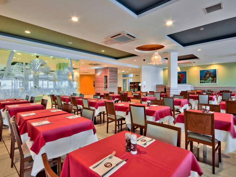 Db Seabank Resort + Spa