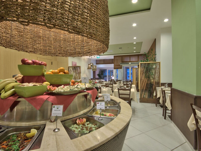 Db Seabank Resort + Spa