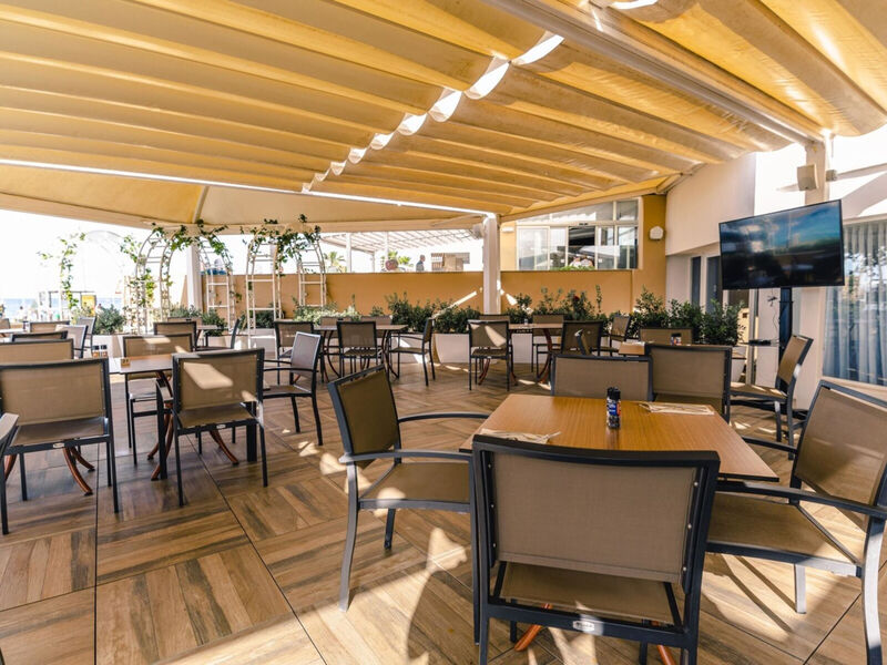 Db Seabank Resort + Spa