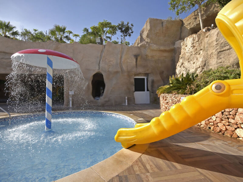 Db Seabank Resort + Spa