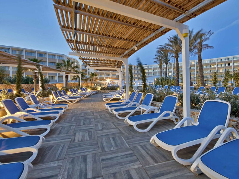 Db Seabank Resort + Spa