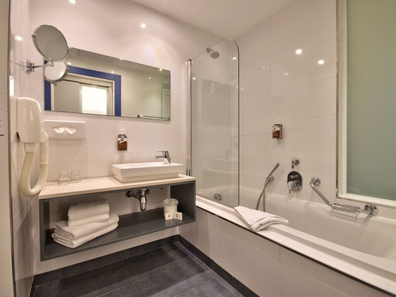 Db Seabank Resort + Spa