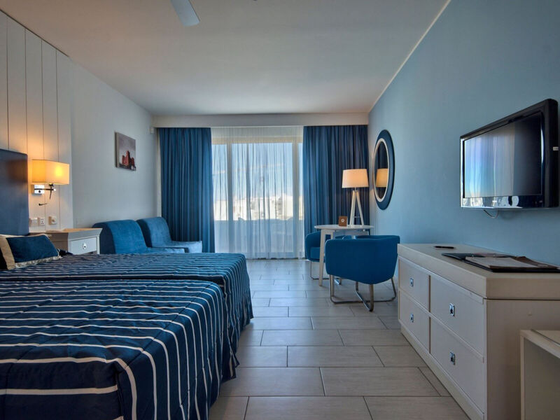 Db Seabank Resort + Spa