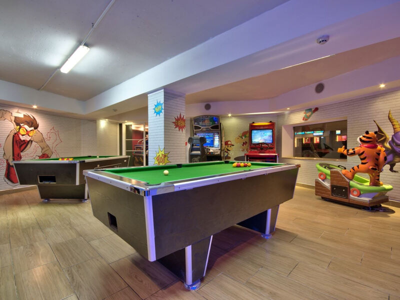 Db Seabank Resort + Spa