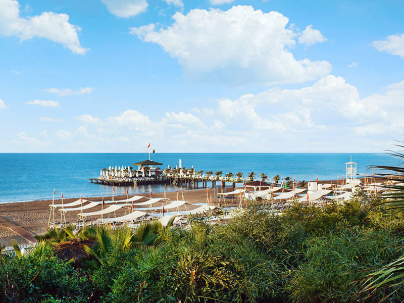 Delphin Palace