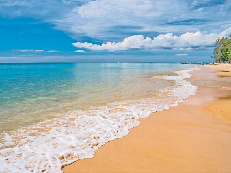 Dewa Nai Yang Beach