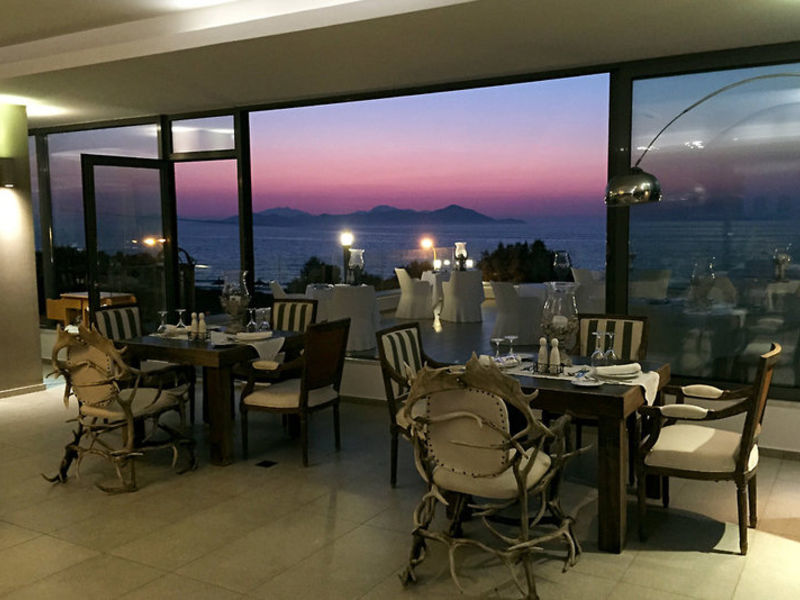 Diamond De Luxe Hotel