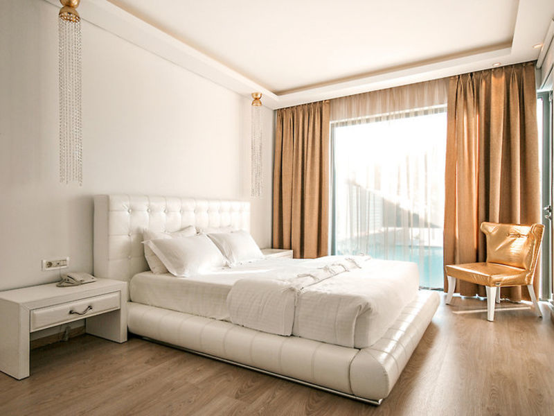 Diamond De Luxe Hotel