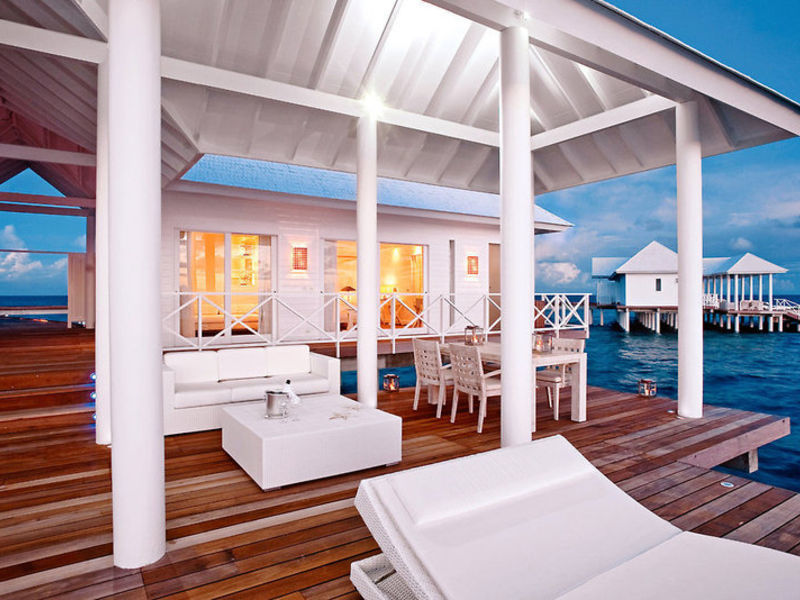 Diamonds Thudufushi Island