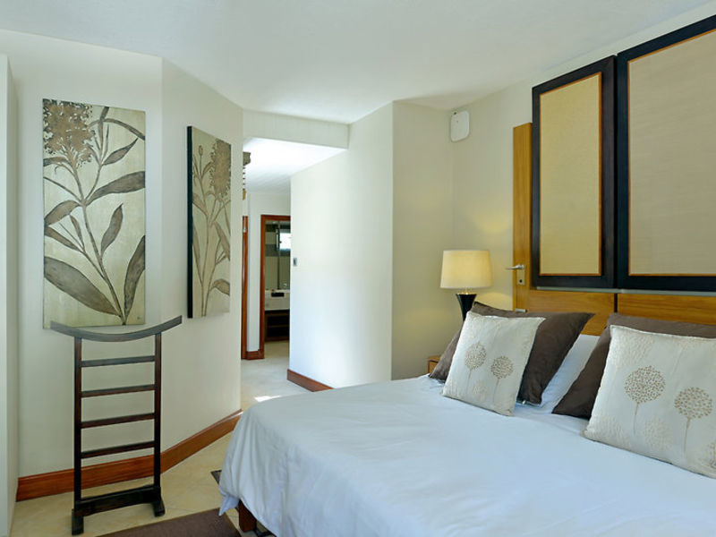 Dinarobin Beachcomber Rs. & Spa