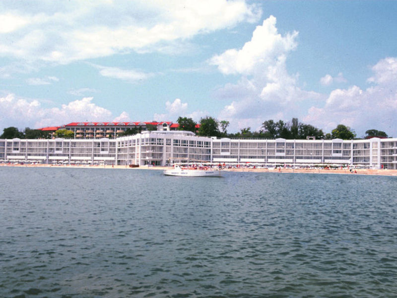 Dolphin Marina