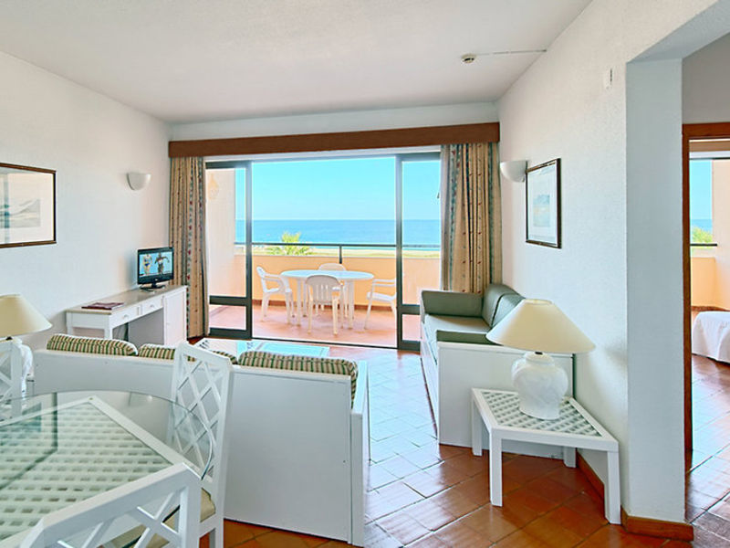Dom Pedro Meia Praia