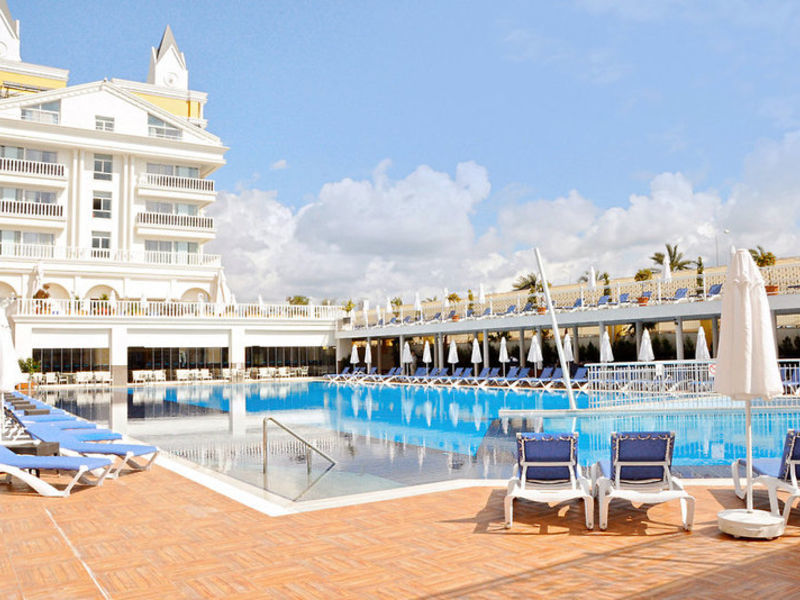 Dream World Resort