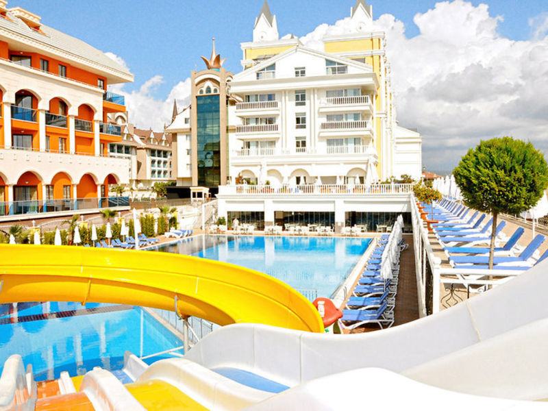 Dream World Resort