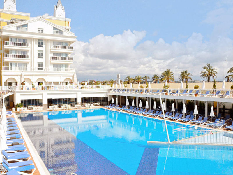 Dream World Resort