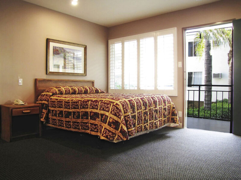 Dunes Inn - Wilshire